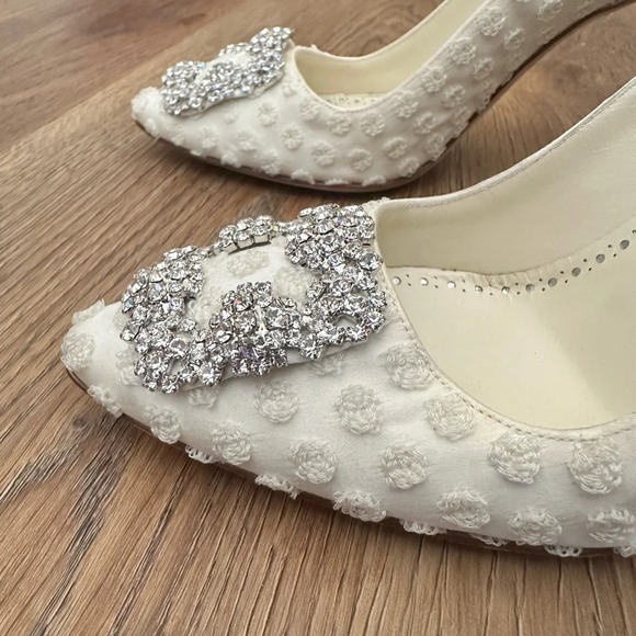 Manolo Blahnik Hangisi Cream Textured Polka Dot Crystal Wedding Heels - Picture 4 of 11